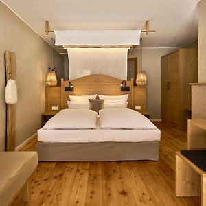 Comfort Zimmer mit Kingsize-Bett